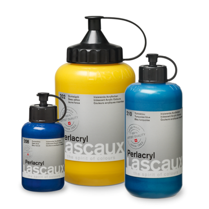 Tres frascos de Lascaux Perlacryl: 208 azul oscuro, 202 amarillo intenso y 210 azul turquesa