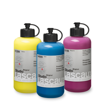 Lascaux Studio colores primarios: frascos en amarillo 91299, cian 94599 y magenta 93199